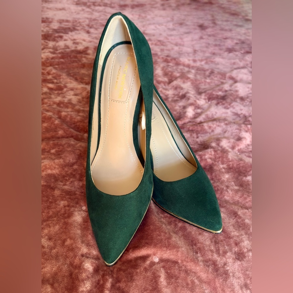 ANDREW MARC Emerald Green stiletto heels SZ5.5